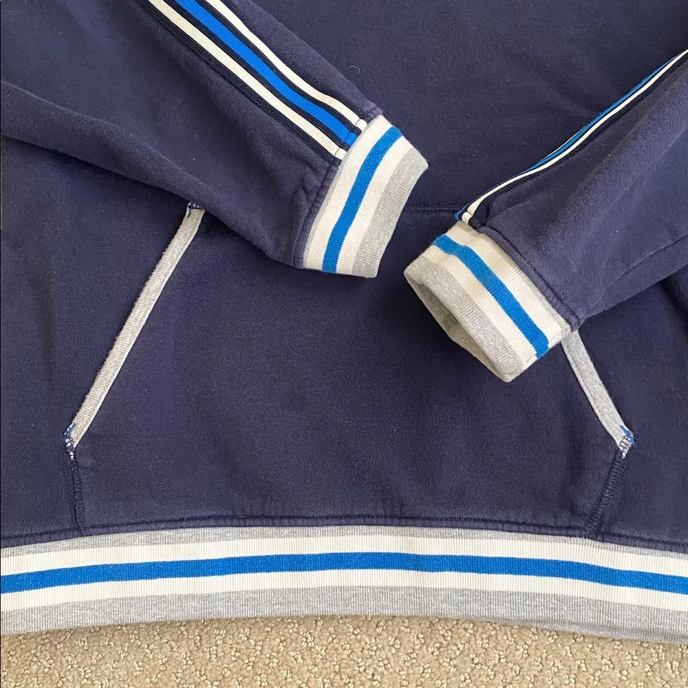 Hatley sweatshirt in size 8 - Picture 2 of 3